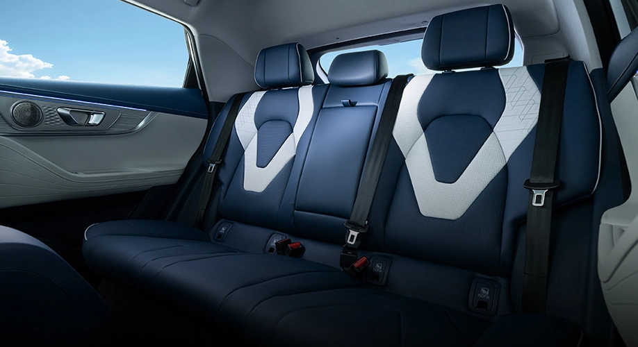 14passenger-seat-power-adjustment.webp